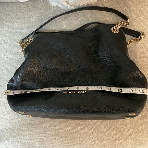 Michael Kors Jet Set Bag - Picture 15 of 16